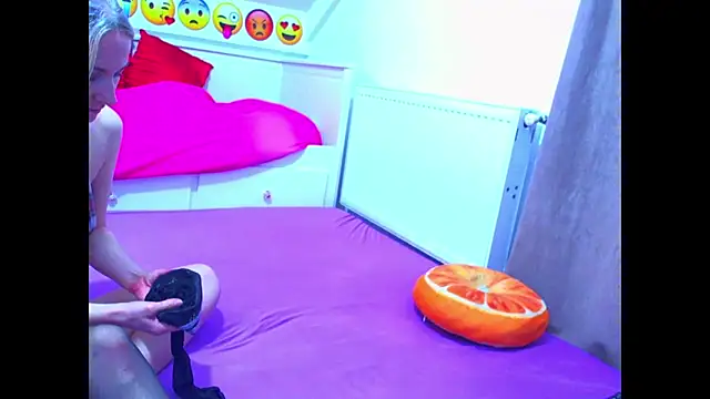 evehotty online show from 11/19/25, 08:09