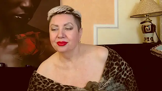 Snapshot of LadyPosh chatting on 12/11/24, 10:16 LadyPosh online show from 12/11/24, 10:16