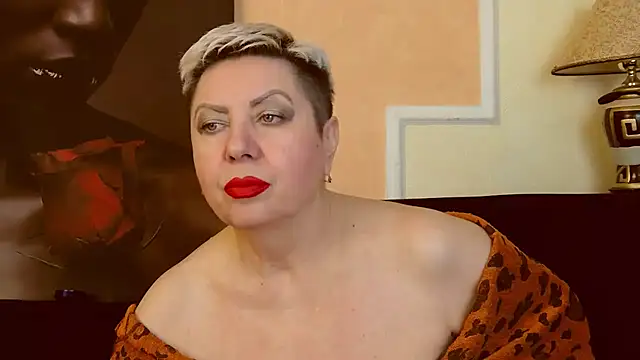 Snapshot of LadyPosh chatting on 12/13/24, 09:30 LadyPosh online show from 12/13/24, 09:30