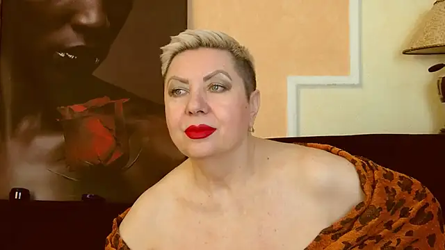 Snapshot of LadyPosh chatting on 01/23/25, 10:01 LadyPosh online show from 01/23/25, 10:01