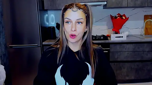 AlexiaDarren online show from 02/14/25, 06:51