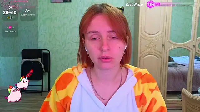 Snapshot of DanaMartina chatting on 10/18/25, 12:17 DanaMartina online show from 10/18/25, 12:17