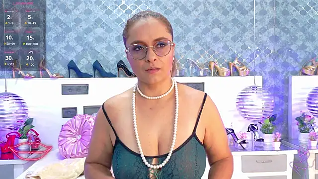 Snapshot of MarilynVega1 chatting on 09/29/25, 08:46 MarilynVega1 online show from 09/29/25, 08:46