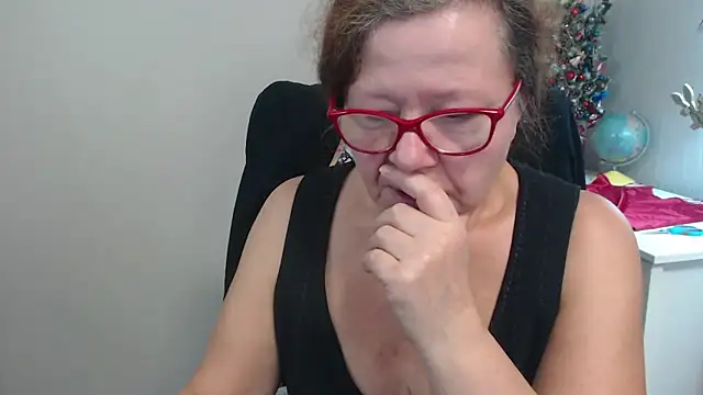 Adelewildx online show from 12/18/24, 09:04