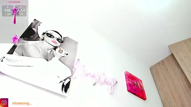 NinaWong online show from 03/04/25, 02:32