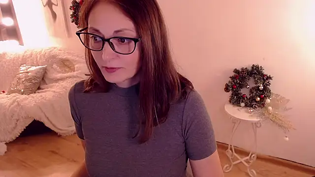 Snapshot of CaringSophie chatting on 12/27/24, 05:20 CaringSophie online show from 12/27/24, 05:20