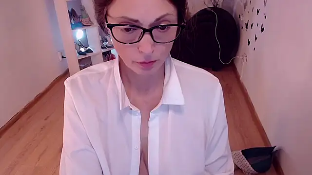 Snapshot of CaringSophie chatting on 01/31/25, 12:18 CaringSophie online show from 01/31/25, 12:18
