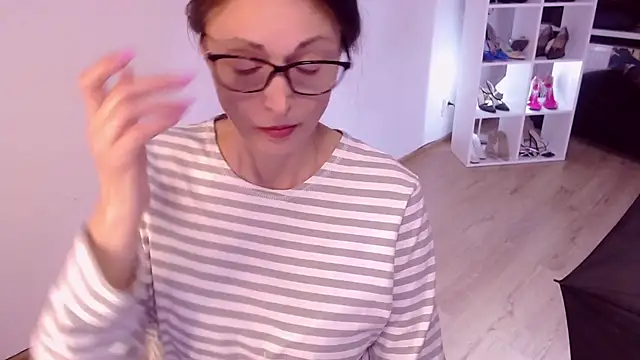 Snapshot of CaringSophie chatting on 02/26/25, 02:14 CaringSophie online show from 02/26/25, 02:14