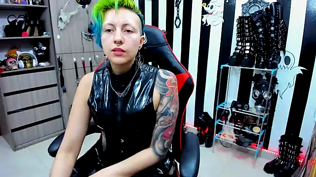 Snapshot of Mistress_Yelena chatting on 01/13/25, 09:20 Mistress Yelena online show from 01/13/25, 09:20