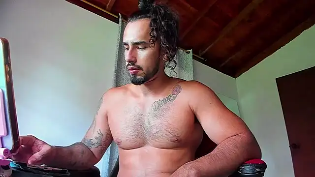 Snapshot of Baky_sexy chatting on 11/11/25, 03:56 Baky sexy online show from 11/11/25, 03:56