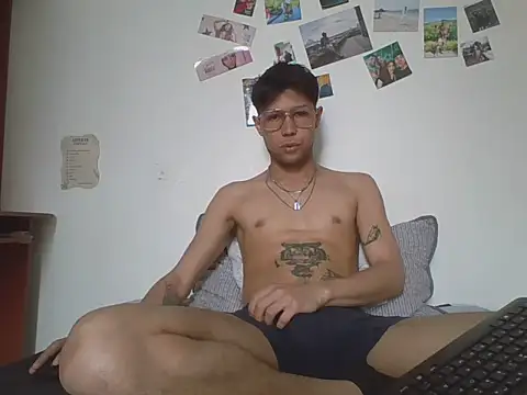 YourDirtyboy242 online show from 11/10/25, 04:39