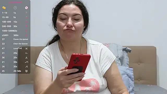 Snapshot of BBW_MILF_4U chatting on 11/11/25, 04:29 BBW MILF 4U online show from 11/11/25, 04:29