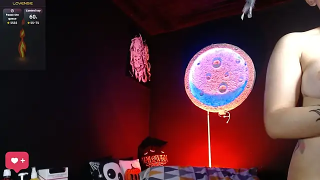 girl intense444 online show from 10/06/25, 12:57