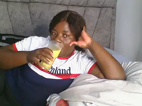 Snapshot of Deliciousgal chatting on 01/22/25, 04:33 Deliciousgal online show from 01/22/25, 04:33