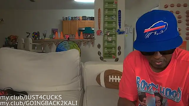 Snapshot of boomboomr00m chatting on 10/06/25, 01:36 boomboomr00m online show from 10/06/25, 01:36