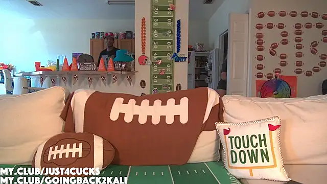 Snapshot of boomboomr00m chatting on 10/19/25, 02:29 boomboomr00m online show from 10/19/25, 02:29