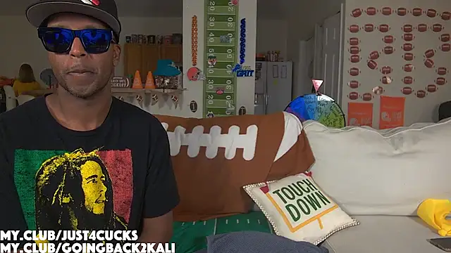 Snapshot of boomboomr00m chatting on 10/20/25, 02:34 boomboomr00m online show from 10/20/25, 02:34