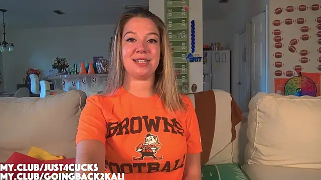 Snapshot of boomboomr00m chatting on 10/26/25, 05:19 boomboomr00m online show from 10/26/25, 05:19