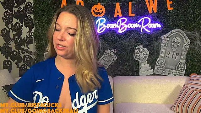 Snapshot of boomboomr00m chatting on 11/02/25, 04:48 boomboomr00m online show from 11/02/25, 04:48