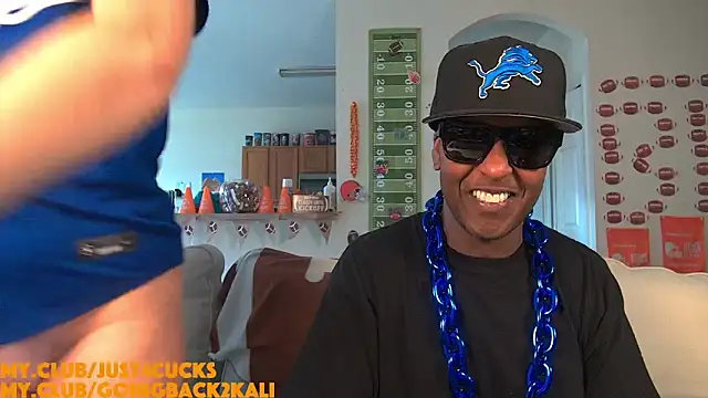 Snapshot of boomboomr00m chatting on 11/02/25, 06:10 boomboomr00m online show from 11/02/25, 06:10