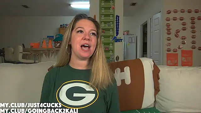 Snapshot of boomboomr00m chatting on 11/11/25, 01:38 boomboomr00m online show from 11/11/25, 01:38