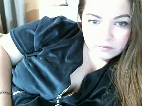 Snapshot of cute__cherry chatting on 02/07/25, 10:30 cute  cherry online show from 02/07/25, 10:30
