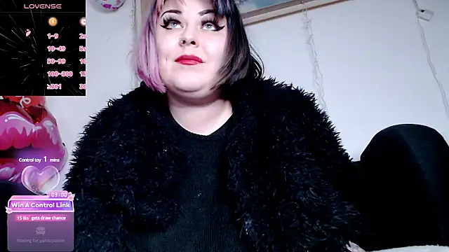 Snapshot of Psychobitch7 chatting on 02/17/25, 11:09 Psychobitch7 online show from 02/17/25, 11:09