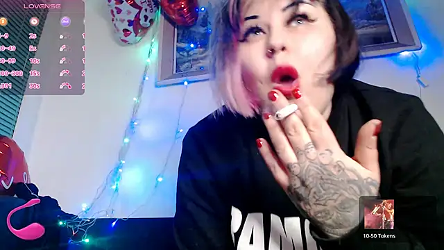 Snapshot of Psychobitch7 chatting on 02/24/25, 08:03 Psychobitch7 online show from 02/24/25, 08:03