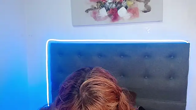 sarah lovesu online show from 10/15/25, 12:11