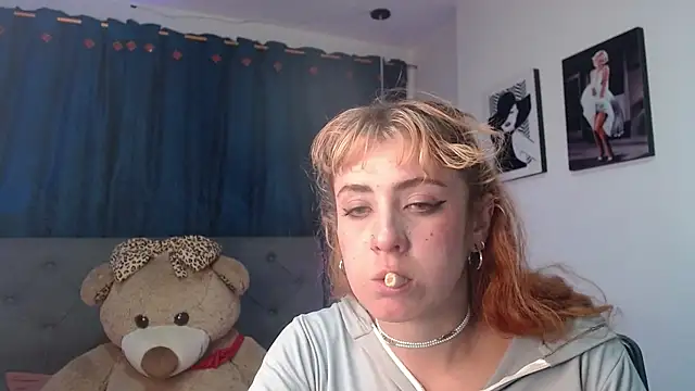 sarah lovesu online show from 10/27/25, 09:19