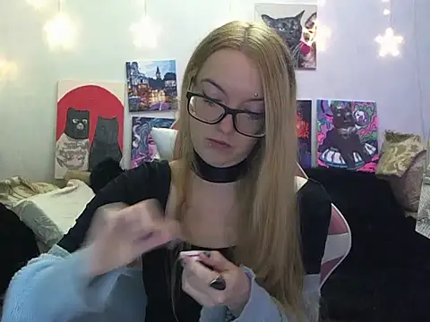 SecretSophia online show from 10/31/25, 01:12