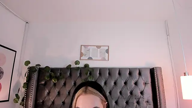 Kim Blane online show from 12/30/24, 03:47