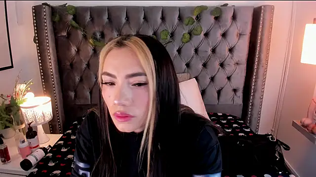 Kim Blane online show from 02/02/25, 02:59