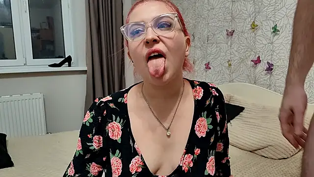 Snapshot of GenrikhBecca chatting on 02/19/25, 03:38 GenrikhBecca online show from 02/19/25, 03:38