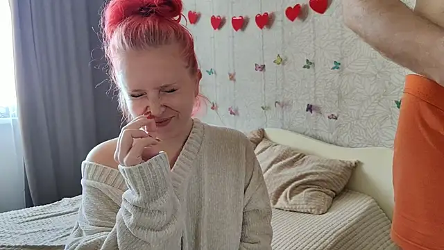 Snapshot of GenrikhBecca chatting on 10/16/25, 07:53 GenrikhBecca online show from 10/16/25, 07:53