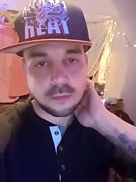 Snapshot of Jewfish420 chatting on 02/25/25, 08:58 Jewfish420 online show from 02/25/25, 08:58