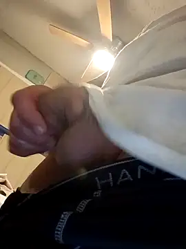 Snapshot of Jewfish420 chatting on 10/17/25, 05:43 Jewfish420 online show from 10/17/25, 05:43