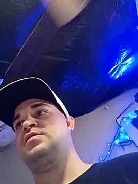 Snapshot of Jewfish420 chatting on 10/21/25, 06:41 Jewfish420 online show from 10/21/25, 06:41