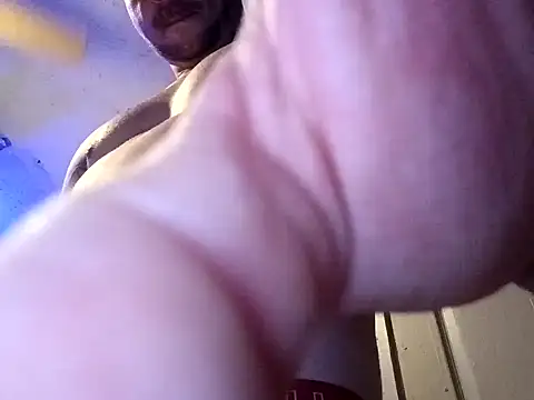 Snapshot of Jewfish420 chatting on 10/28/25, 05:55 Jewfish420 online show from 10/28/25, 05:55