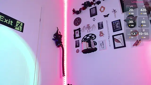 auroralatexprincess online show from 02/03/25, 06:49