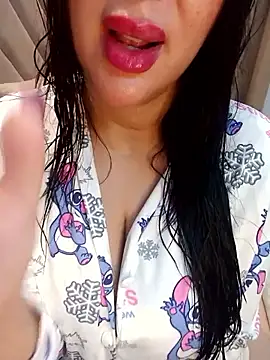 Queen sousou online show from 11/16/25, 01:39