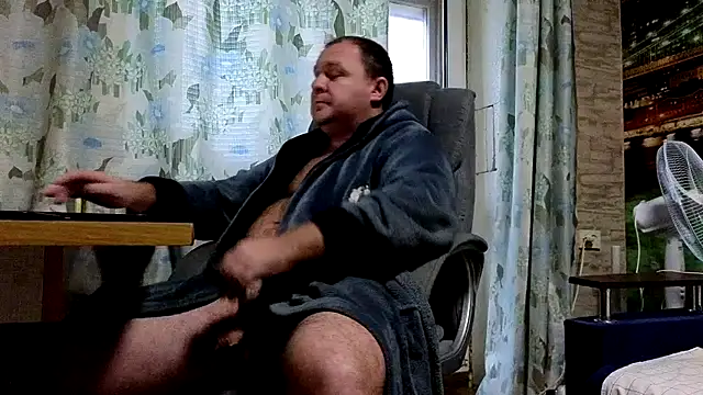 Snapshot of xxrokixxx chatting on 12/22/24, 08:27 xxrokixxx online show from 12/22/24, 08:27