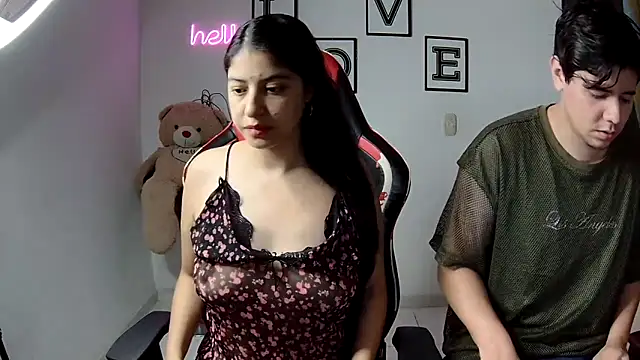 Snapshot of kim_sex_hot chatting on 10/18/25, 03:24 kim sex hot online show from 10/18/25, 03:24