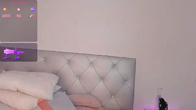 Snapshot of sophy_champagne chatting on 03/04/25, 10:46 sophy champagne online show from 03/04/25, 10:46