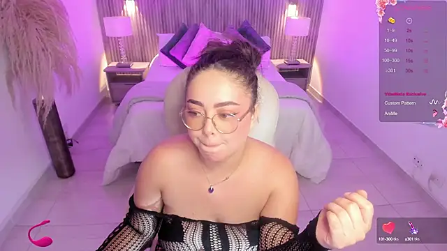 emmy walker online show from 09/18/25, 11:01