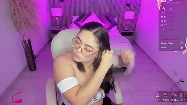 emmy walker online show from 09/22/25, 11:01