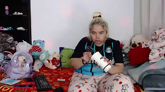 estrellita fugaz16x online show from 12/14/24, 03:40