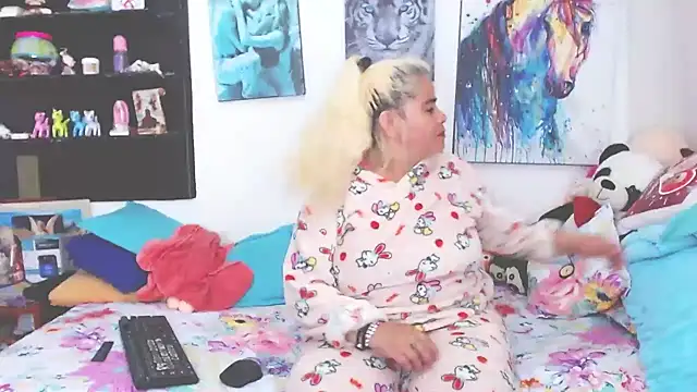 estrellita fugaz16x online show from 02/05/25, 02:51