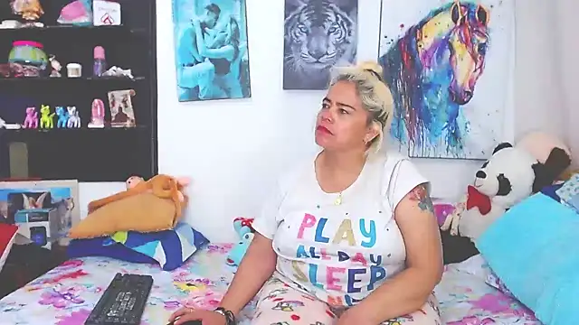 estrellita fugaz16x online show from 02/11/25, 02:57