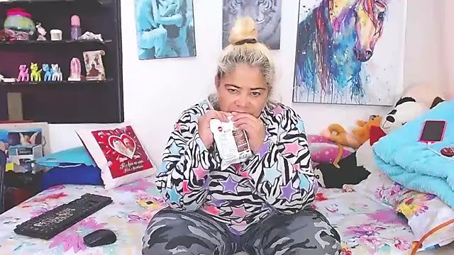 estrellita fugaz16x online show from 02/13/25, 10:00